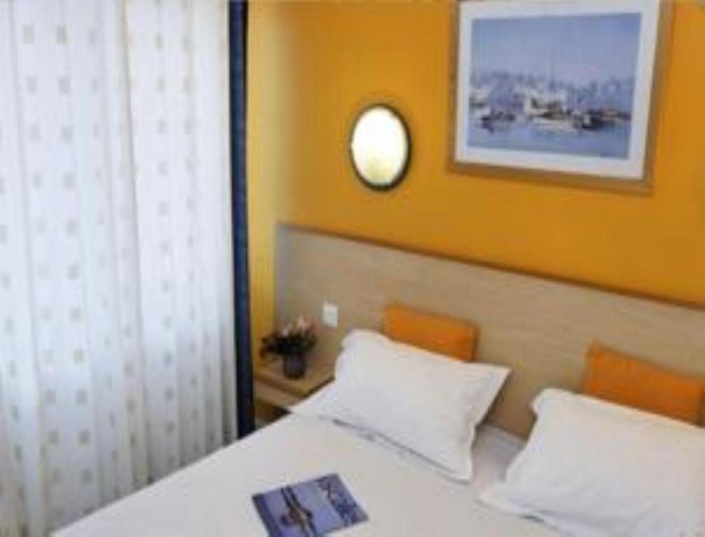Hotel Central Лориан Стая снимка