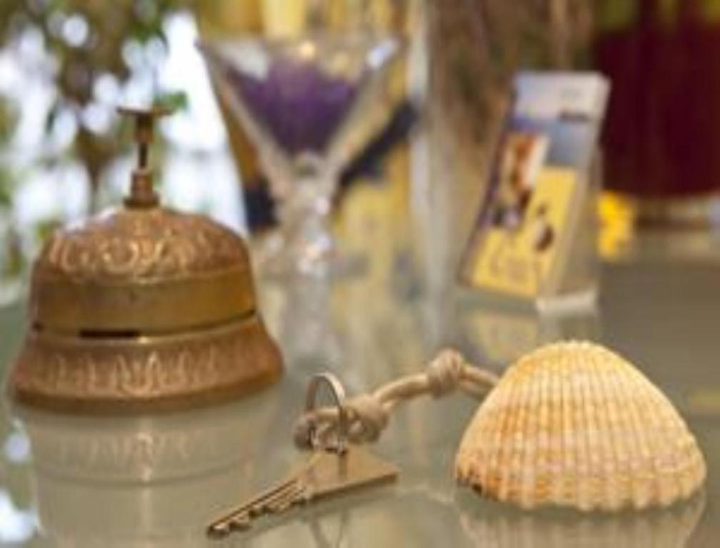 Hotel Central Лориан Екстериор снимка