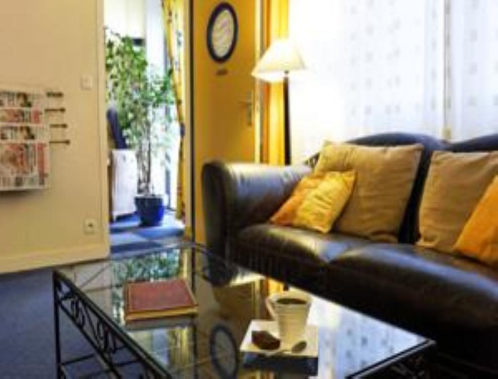 Hotel Central Лориан Екстериор снимка
