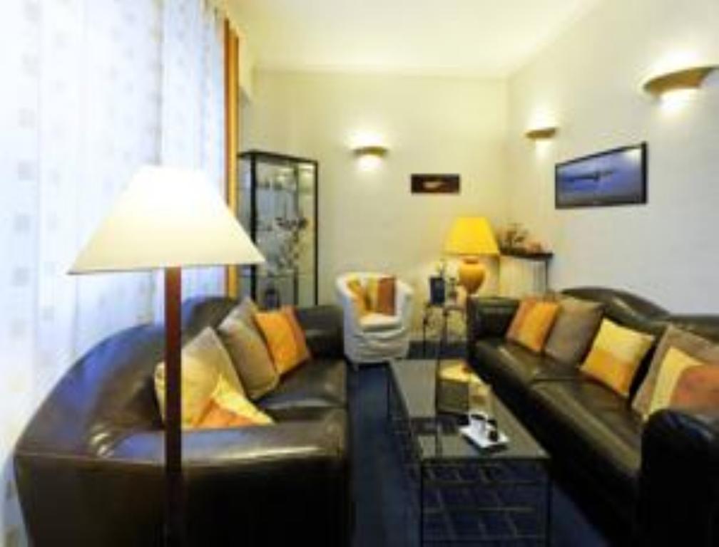 Hotel Central Лориан Екстериор снимка